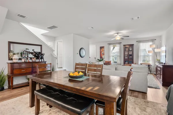 $2,450 | 958 Lone Peak Way, Dripping Springs, TX 78620