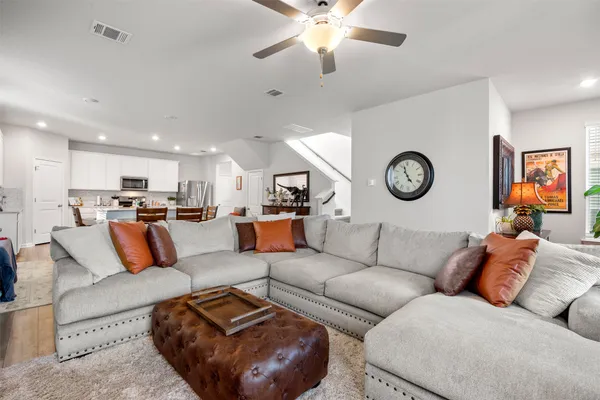 $2,450 | 958 Lone Peak Way, Dripping Springs, TX 78620