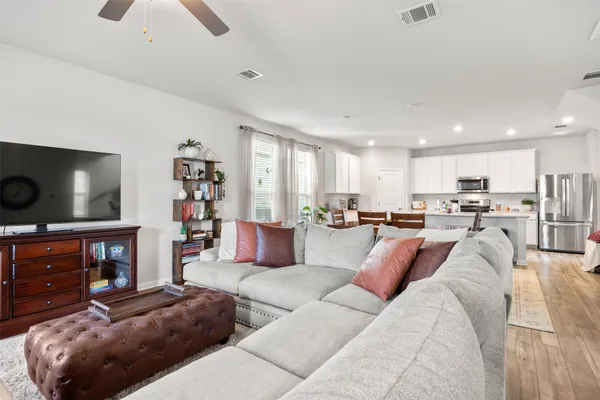 $2,450 | 958 Lone Peak Way, Dripping Springs, TX 78620