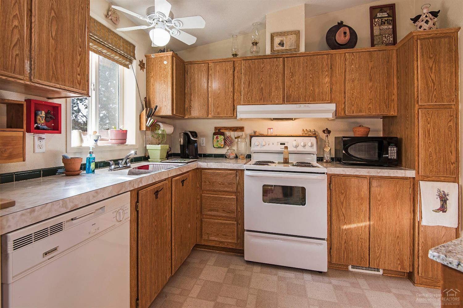 9538 Southwest Meadow Road Terrebonne, OR 97760 - Photo 5 of 21 Additional Photo