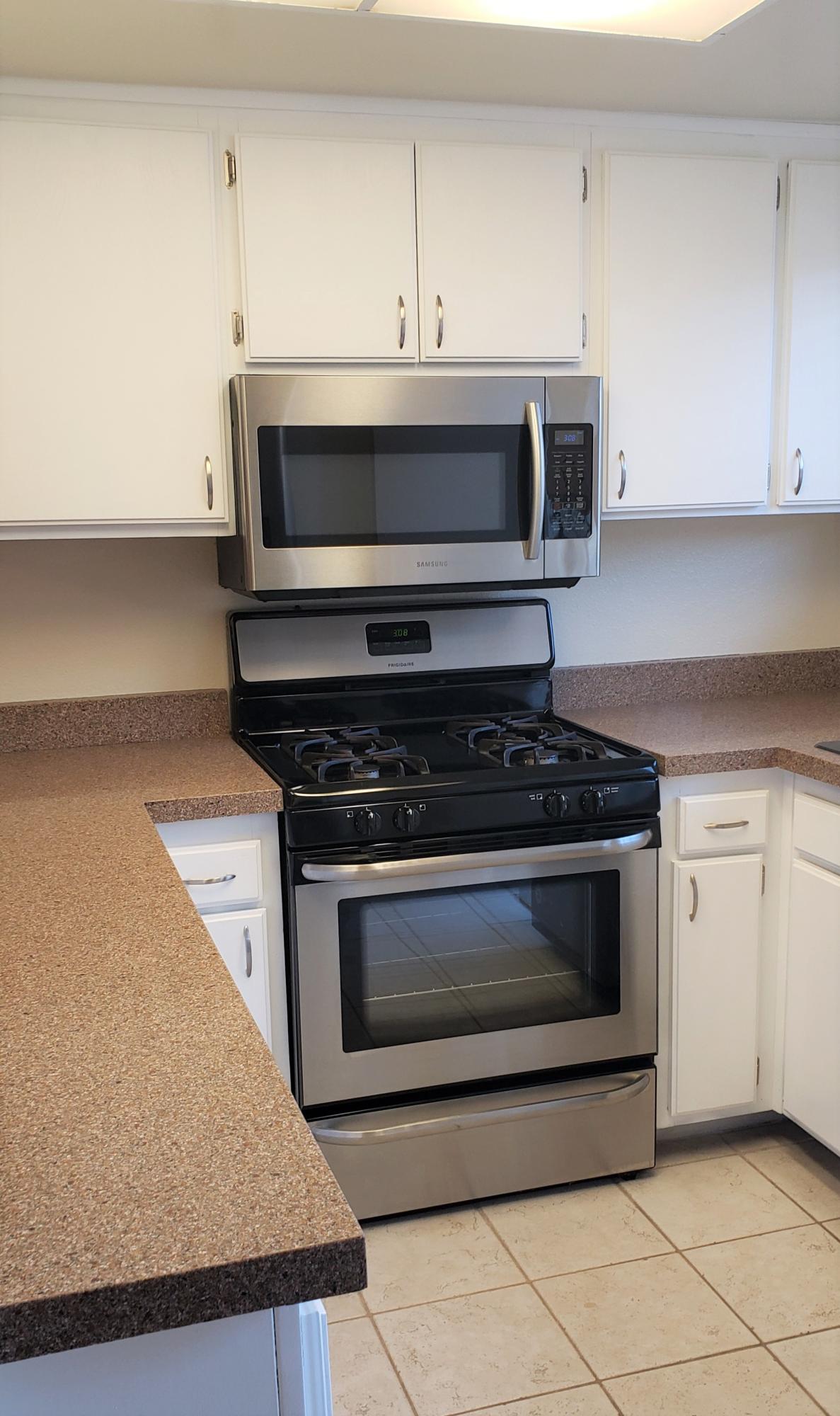 34113 Emily Way Rancho Mirage, CA 92270 - Photo 4 of 20 kitchen 5