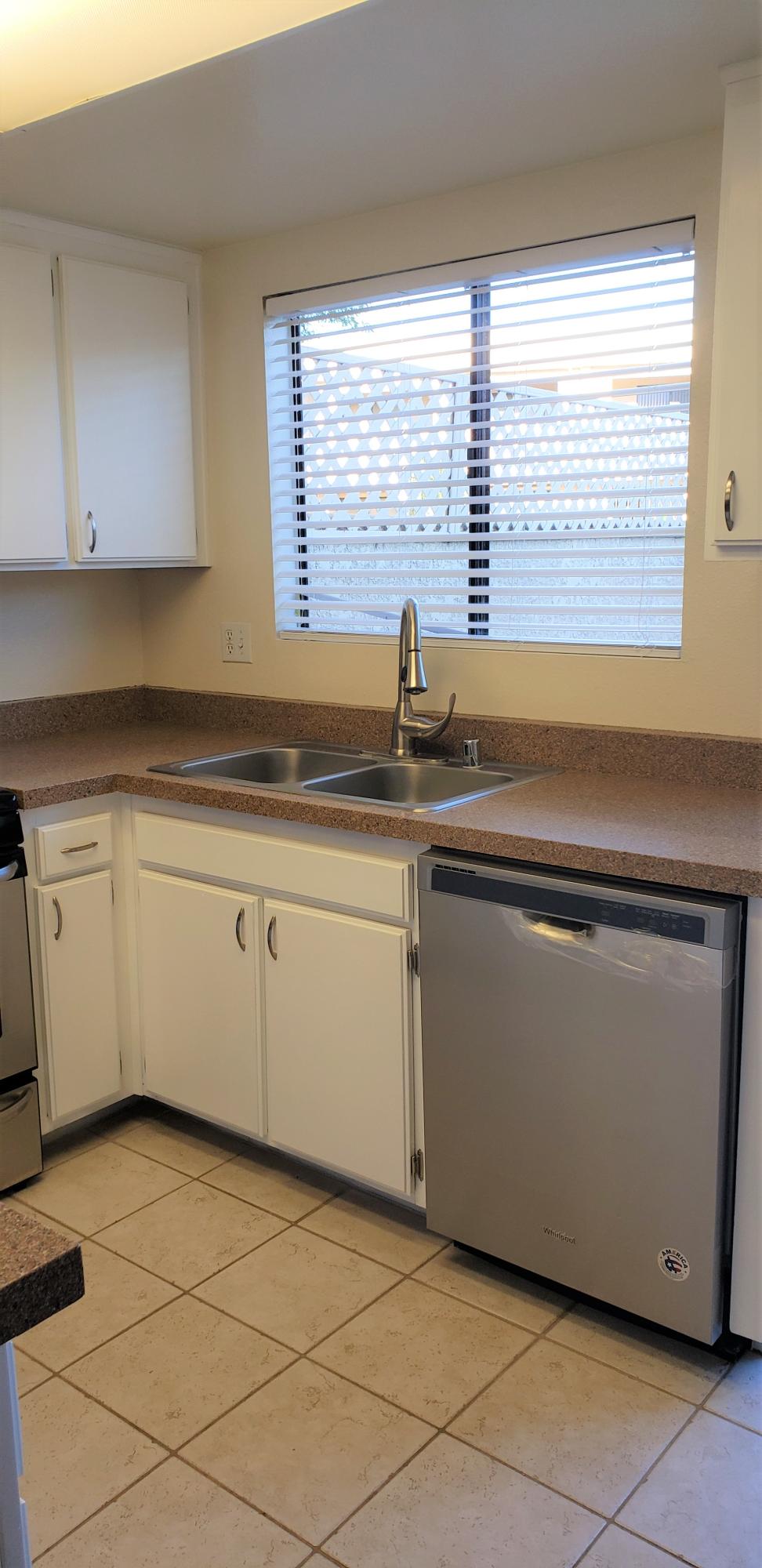 34113 Emily Way Rancho Mirage, CA 92270 - Photo 5 of 20 Kitchen 3