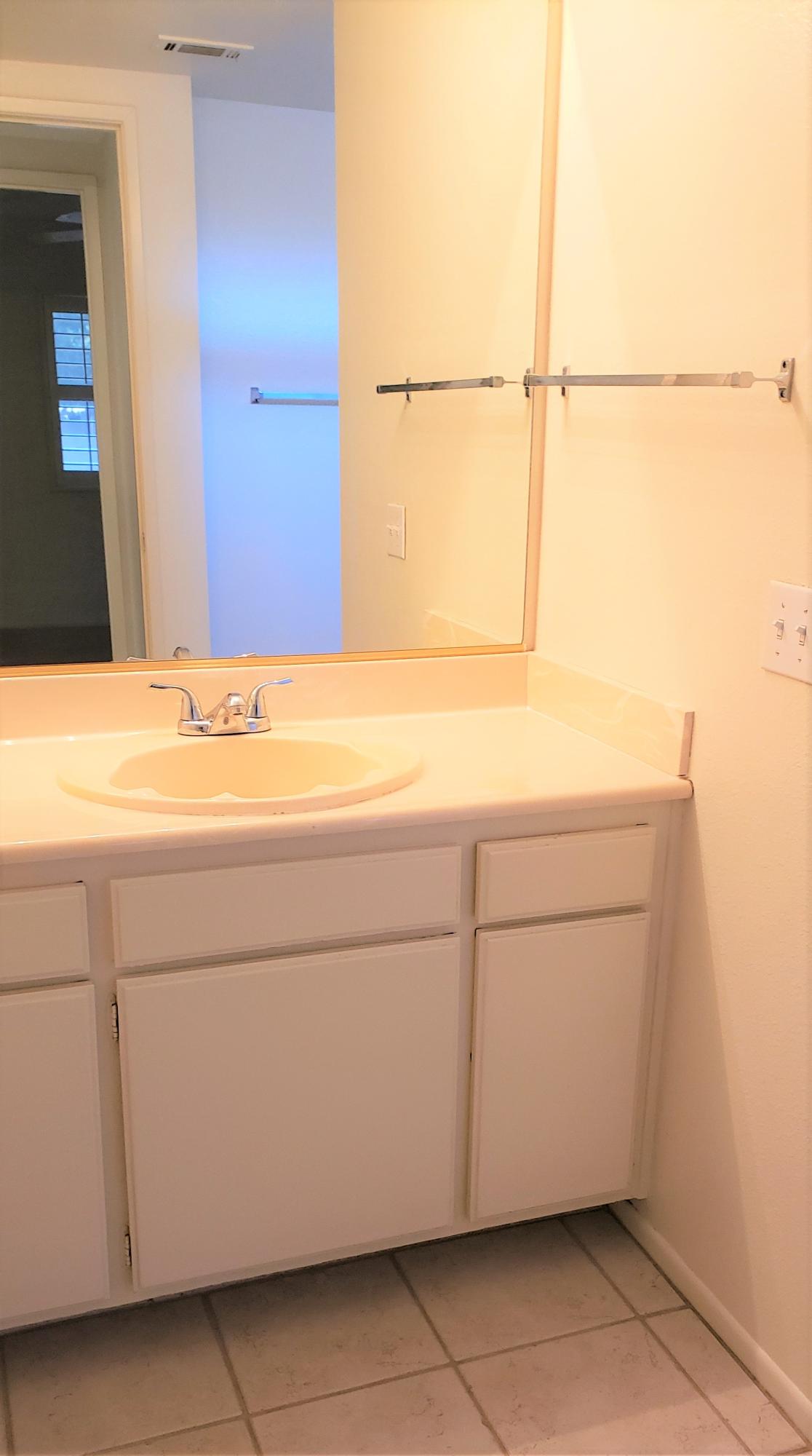 34113 Emily Way Rancho Mirage, CA 92270 - Photo 8 of 20 Bath downstairs (2)