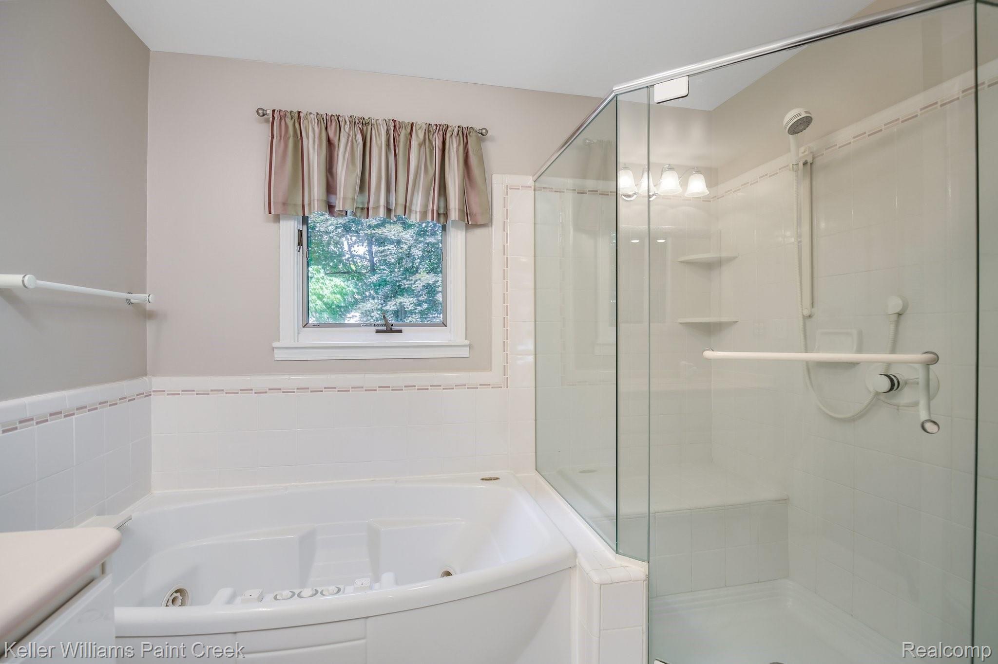 855 Aspen Drive Rochester, MI 48307 - Photo 12 of 54 Full bathroom