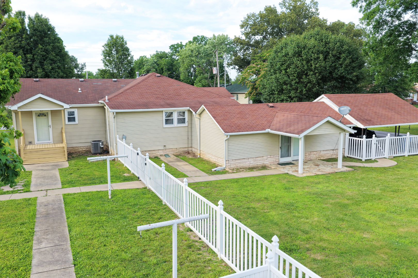 602 West Ray Avenue Christopher, IL 62822 - Photo 13 of 61