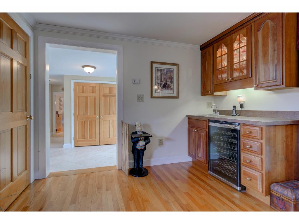 219 Addison Road Goffstown, NH 03045 - Photo 9 of 36