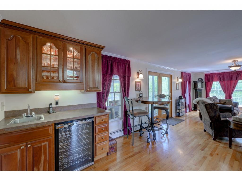 219 Addison Road Goffstown, NH 03045 - Photo 10 of 36