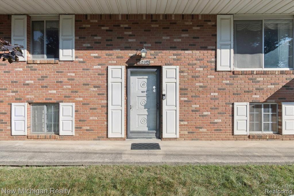4272 Owen Road Fenton, MI 48430 - Photo 4 of 60