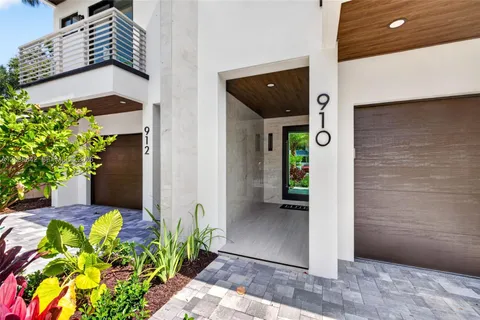 $1,525,000 | 910 Southeast 13th Street, Fort Lauderdale, FL 33316