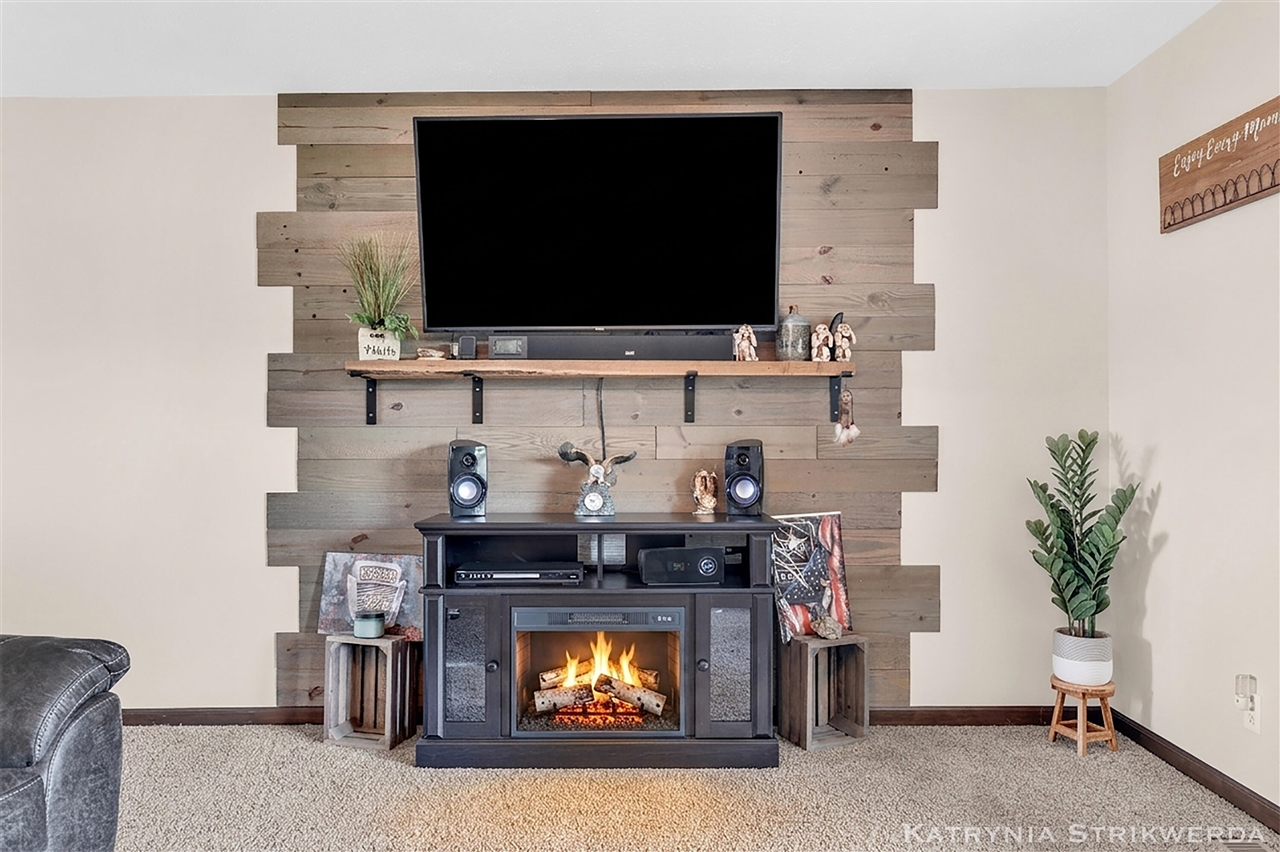 2256 South Cochran Road Charlotte, MI 48813 - Photo 9 of 77