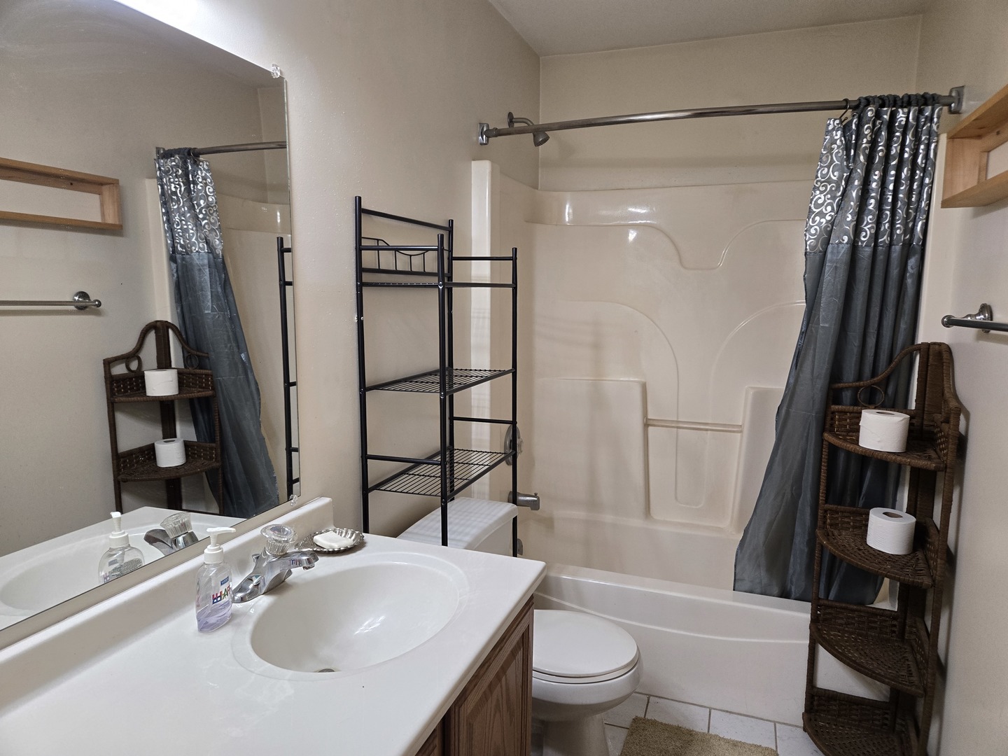 3117 Carpenter Street Steger, IL 60475 - Photo 11 of 20 a bathroom with a sink toilet tub and shower