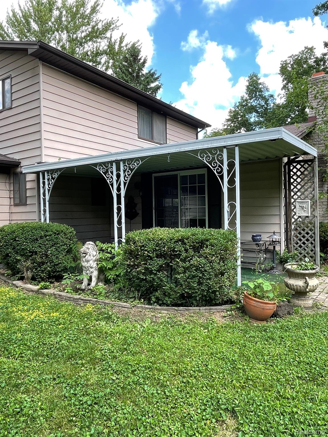 7253 Edwards Road Belleville, MI 48111 - Photo 16 of 21 Covered patio off doorwall