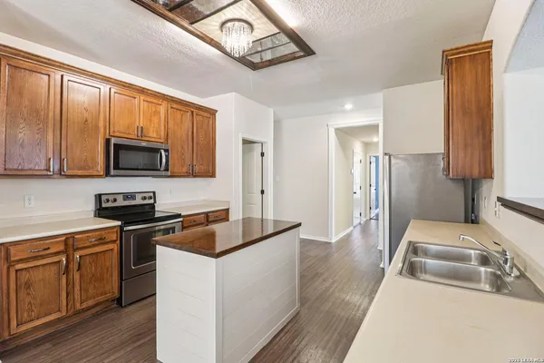 $375,000 | 10723 Kobort, Helotes, TX 78023