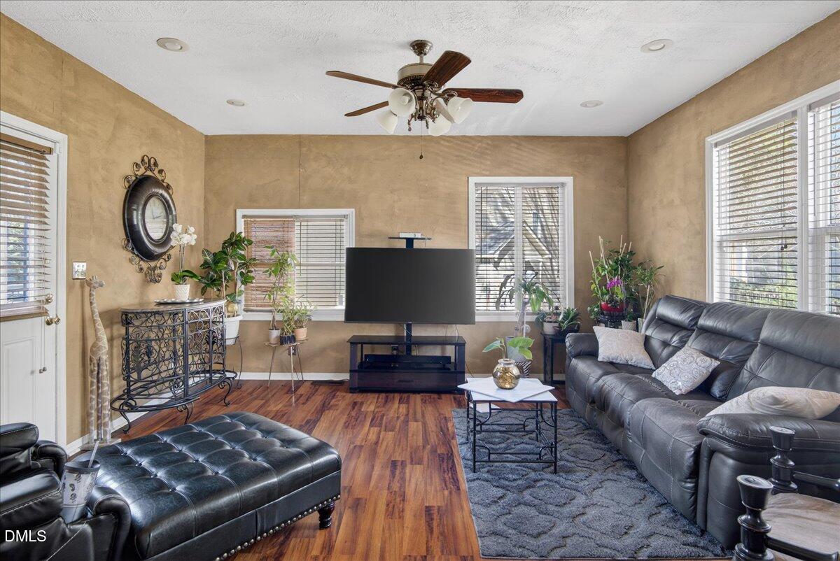 3013 Chippendale Road Raleigh, NC 27604 - Photo 5 of 34 25-DSC8400