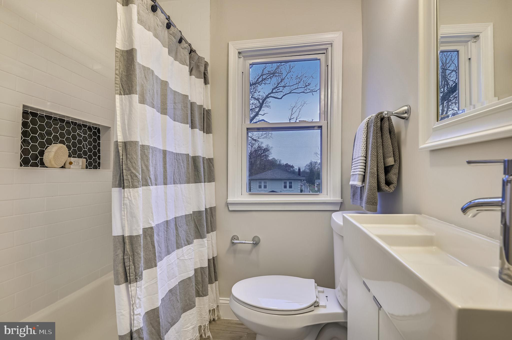 4000 Bateman Avenue Baltimore, MD 21216 - Photo 23 of 34 Upper Level Bathroom #2