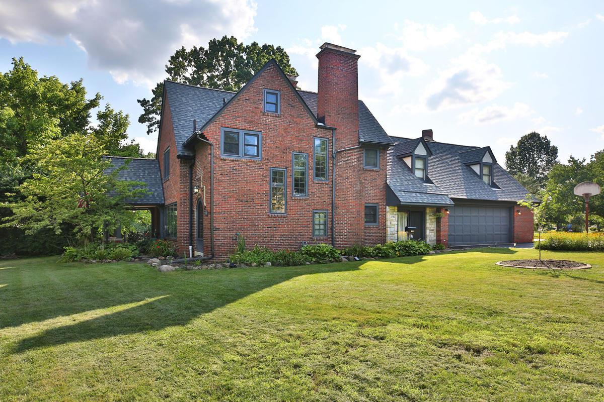 3783 Granden Road Columbus, OH 43214 - Photo 3 of 51 Gallery Image 3