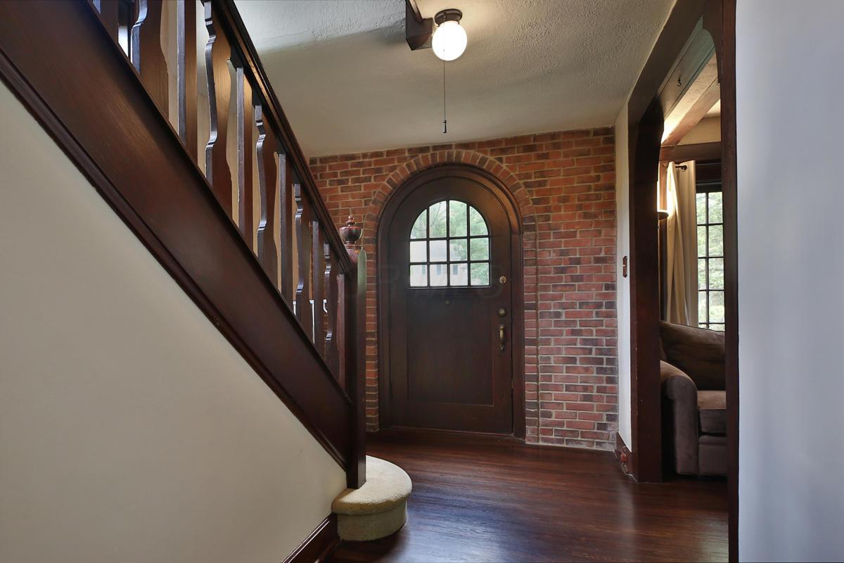 3783 Granden Road Columbus, OH 43214 - Photo 4 of 51 Gallery Image 4