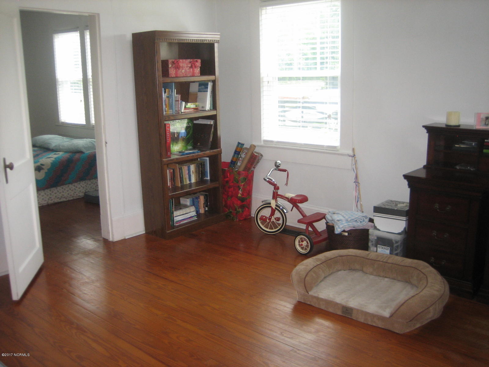 1094 Oak Grove Road Pollocksville, NC 28573 - Photo 15 of 32 Office/Living Room