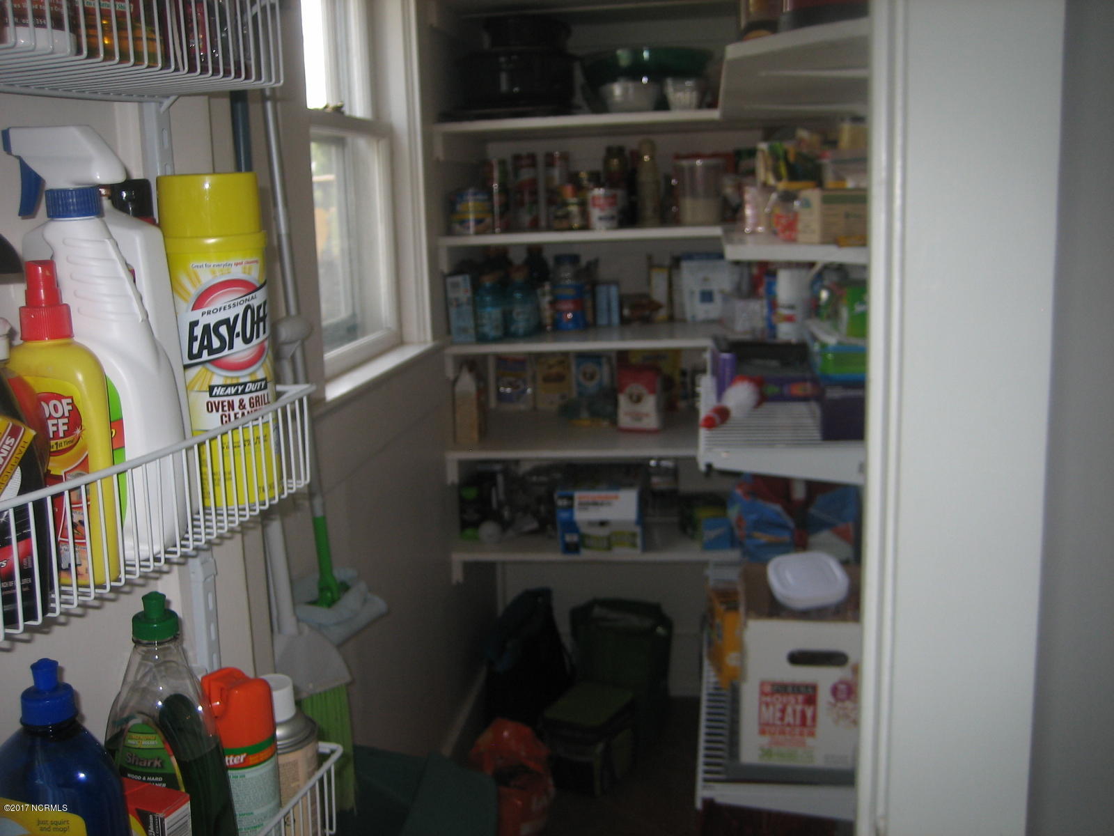 1094 Oak Grove Road Pollocksville, NC 28573 - Photo 19 of 32 Pantry