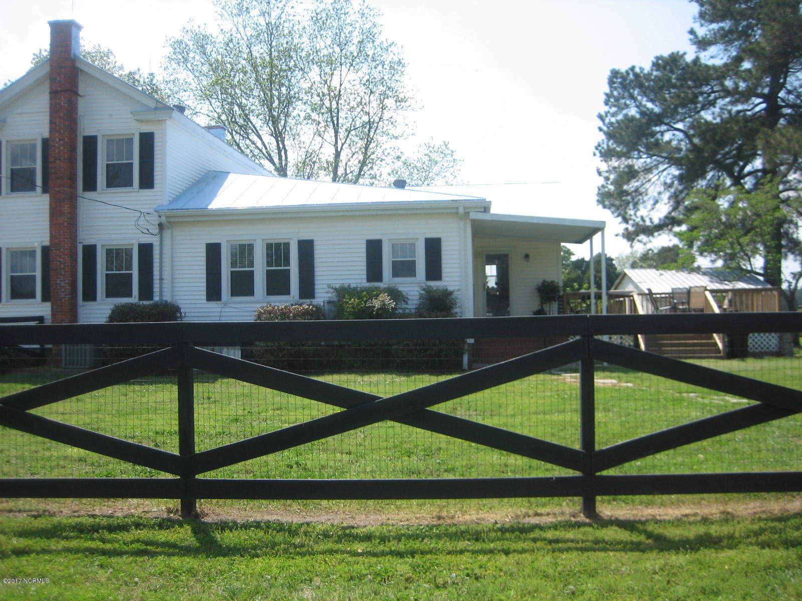 1094 Oak Grove Road Pollocksville, NC 28573 - Photo 2 of 32 Side