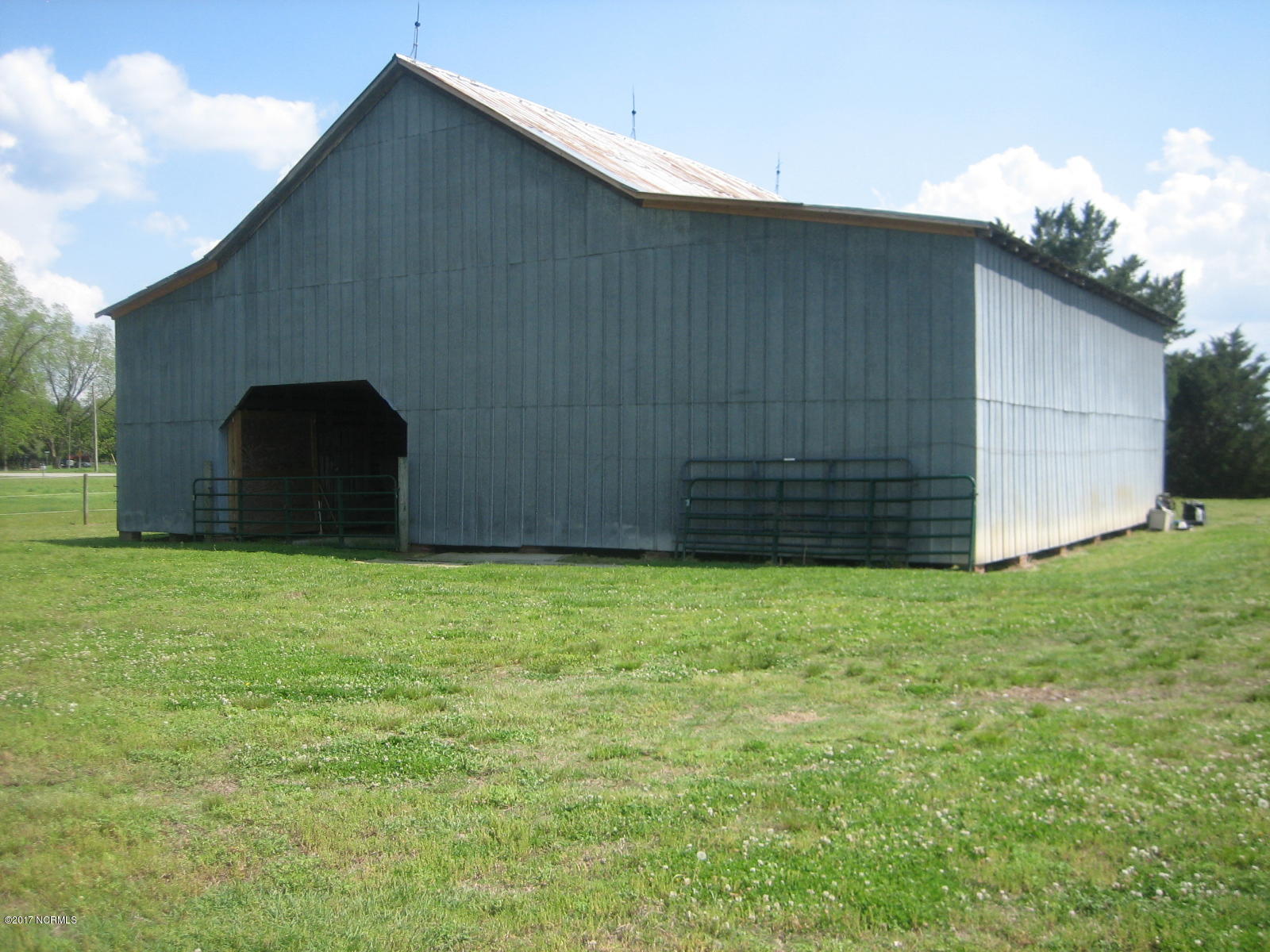 1094 Oak Grove Road Pollocksville, NC 28573 - Photo 28 of 32 Back of Barn