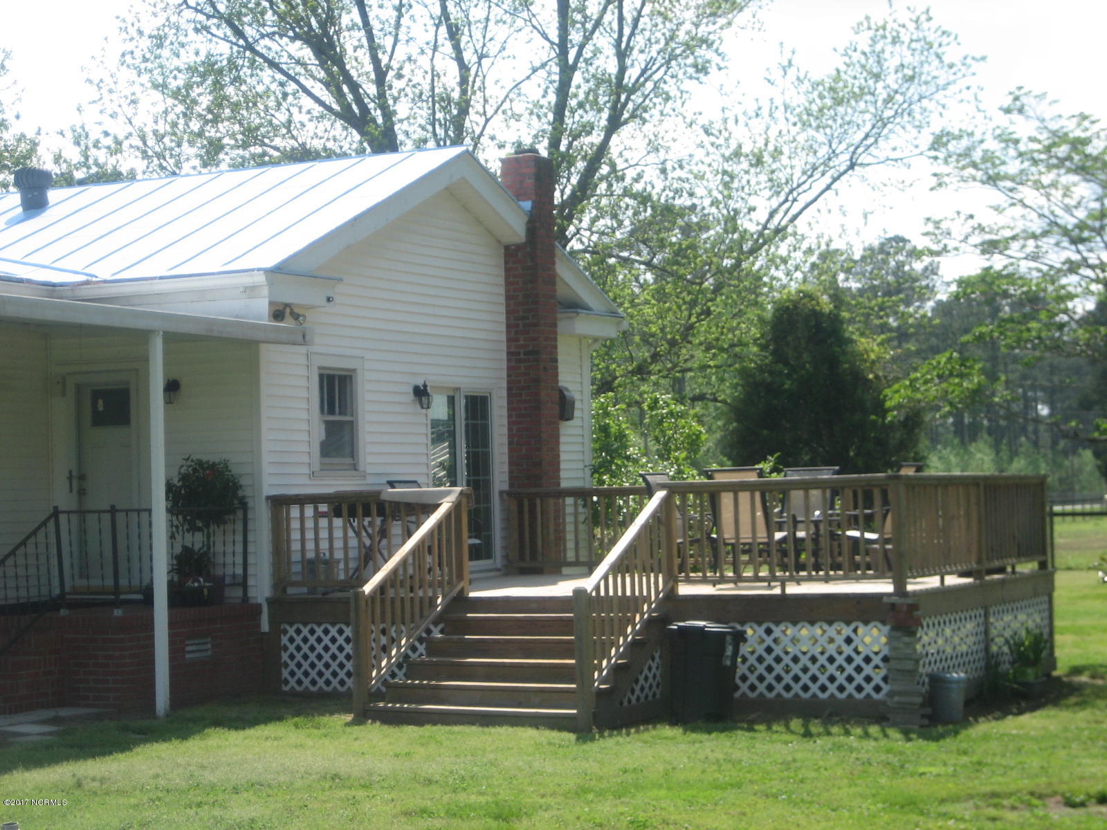 1094 Oak Grove Road Pollocksville, NC 28573 - Photo 4 of 32 Deck