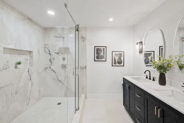 $529,900 | 9420 Shady Oaks Drive, Austin, TX 78729