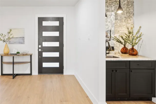 $529,900 | 9420 Shady Oaks Drive, Austin, TX 78729