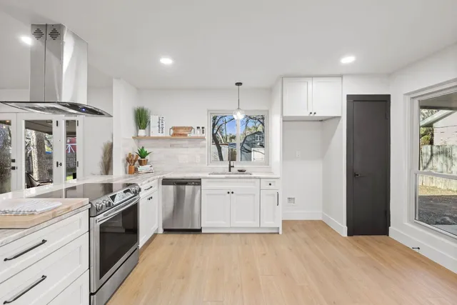 $529,900 | 9420 Shady Oaks Drive, Austin, TX 78729