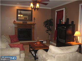 116 Cedar Road Pittsgrove, NJ 08318 - Photo 3 of 11 Living Room