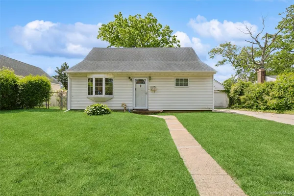 $652,500 | 650 Eagle Avenue, West Hempstead, NY 11552