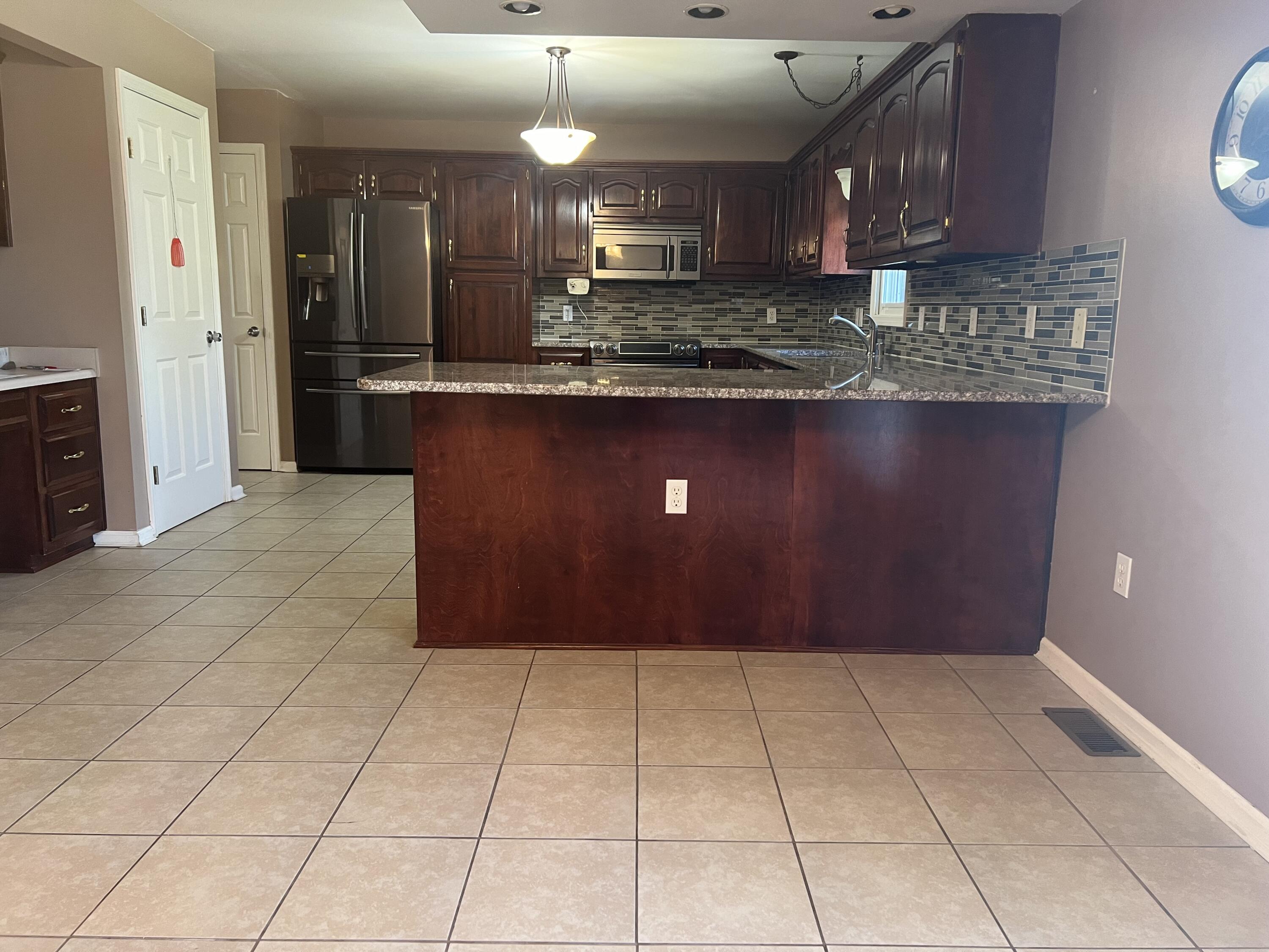 1794 Guynn Road Paint Lick, KY 40461 - Photo 2 of 33 IMG_4184