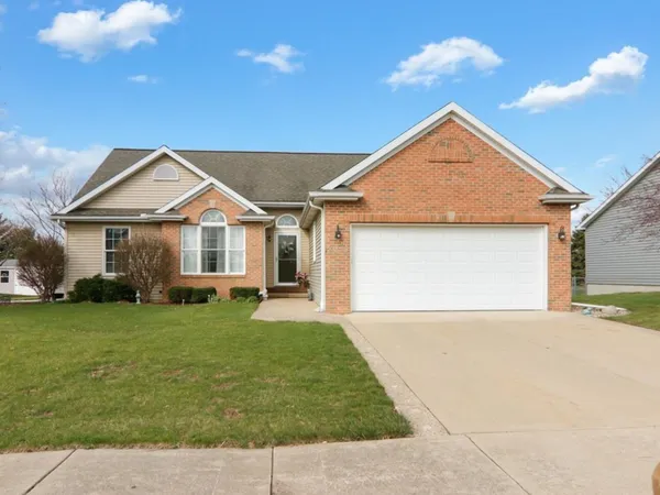 $325,000 | 2219 Bracebridge Road, Bloomington, IL 61705