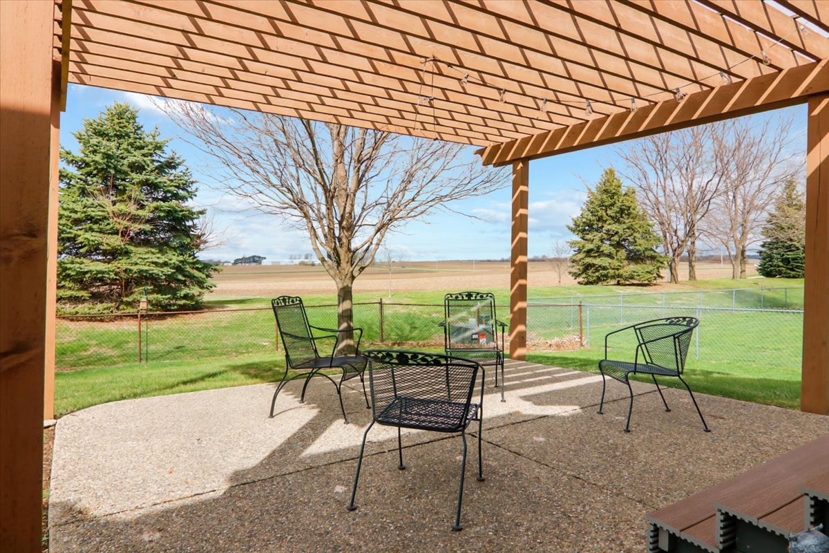 2219 Bracebridge Road Bloomington, IL 61705 - Photo 14 of 17