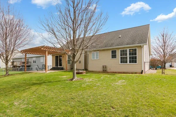 $325,000 | 2219 Bracebridge Road, Bloomington, IL 61705