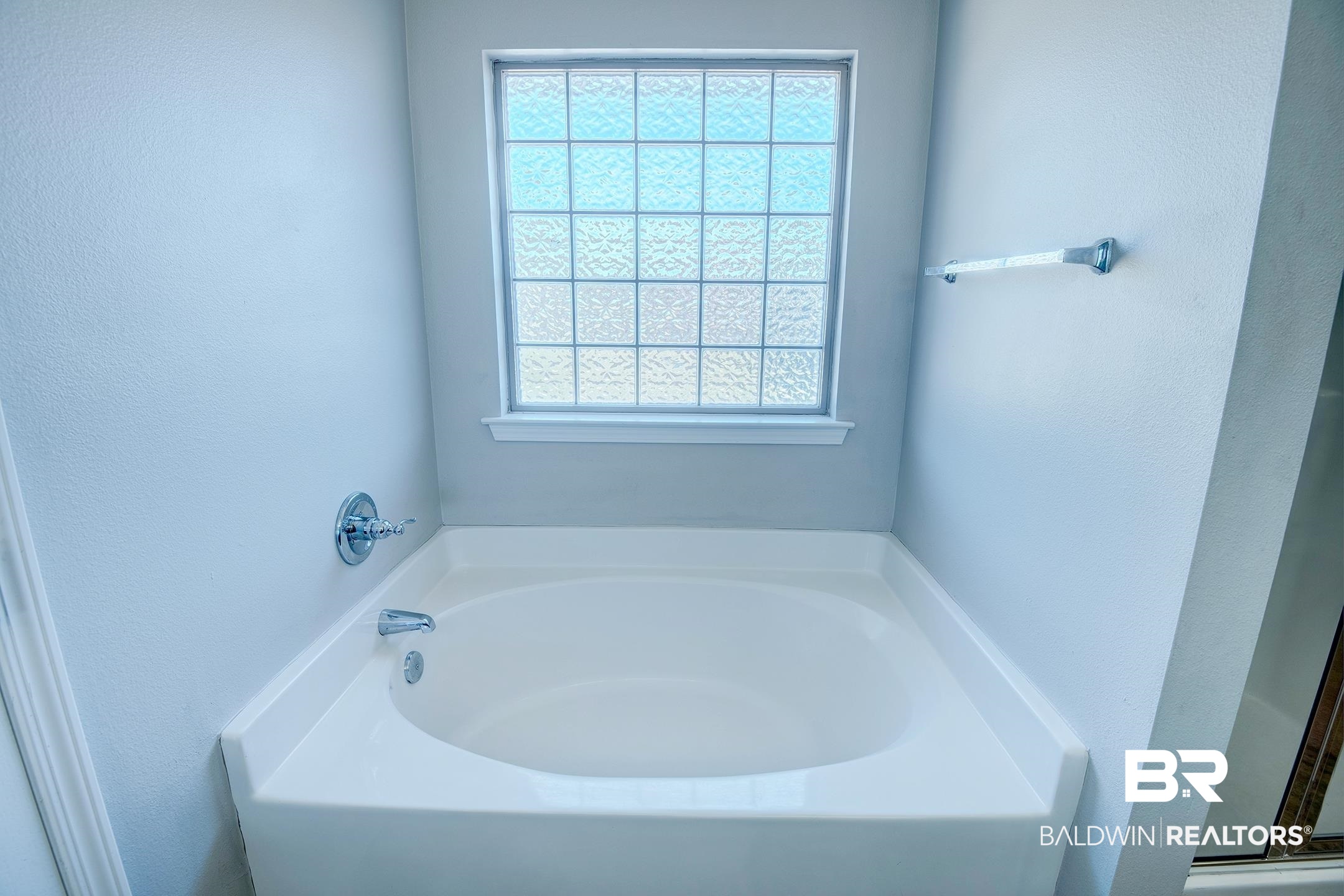 15345 Fremont Court Foley, AL 36535 - Photo 22 of 35 Bathroom featuring a tub