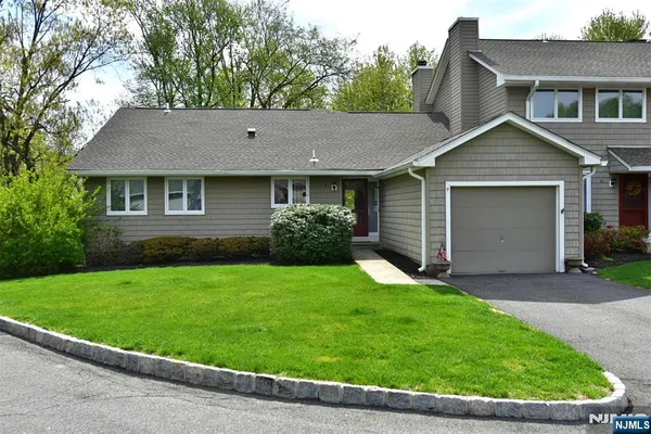 $684,000 | 9 Parsons Court, Mahwah, NJ 07430