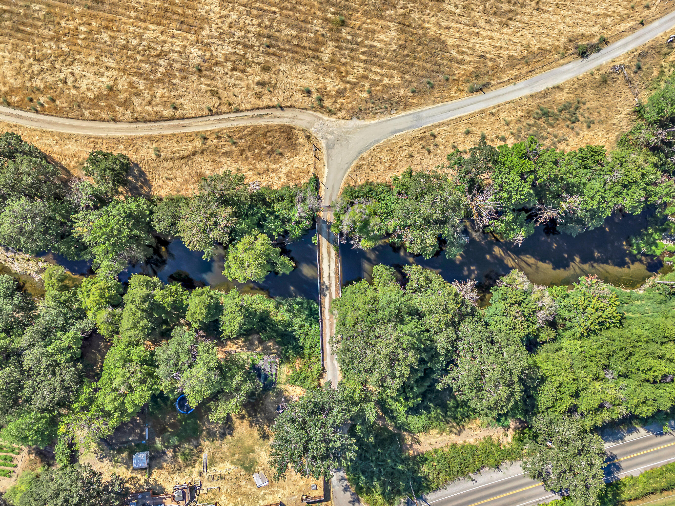 9820 East Evans Creek Road Rogue River, OR 97537 - Photo 27 of 58 DJI_20250722095404_0097_D