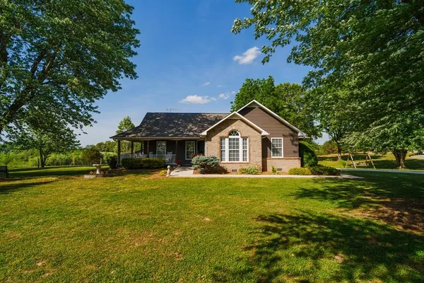 $449,900 | 1074 Milk Plant Road, Sparta, TN 38583