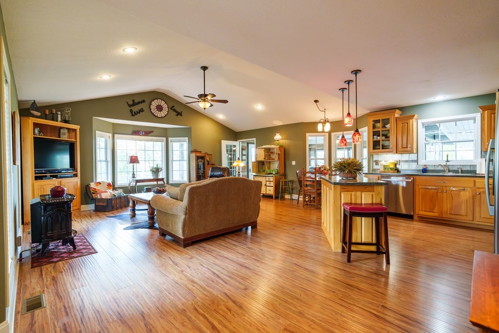 1074 Milk Plant Road Sparta, TN 38583 - Photo 6 of 34
