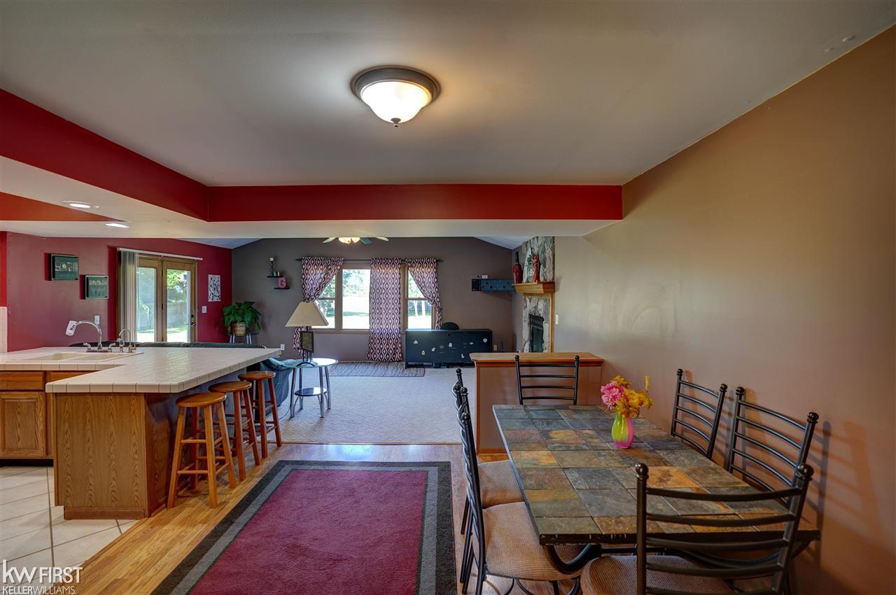 3167 North Oak Road Davison, MI 48423 - Photo 9 of 55 50081716-8.JPG