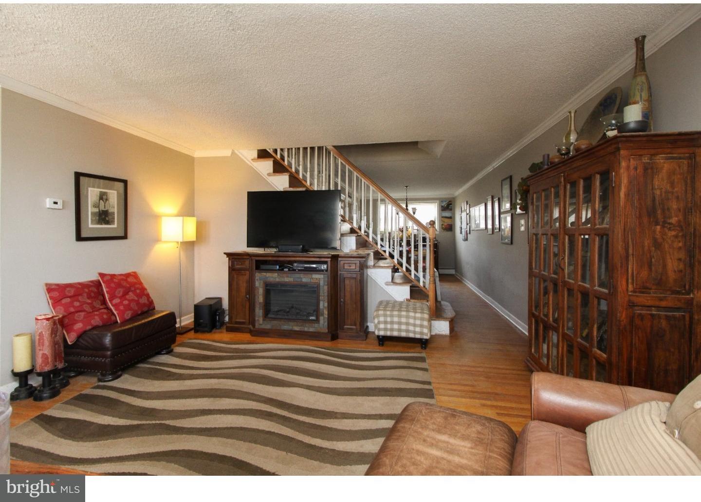 3858 Salina Road Philadelphia, PA 19154 - Photo 3 of 24 Gallery Image 3