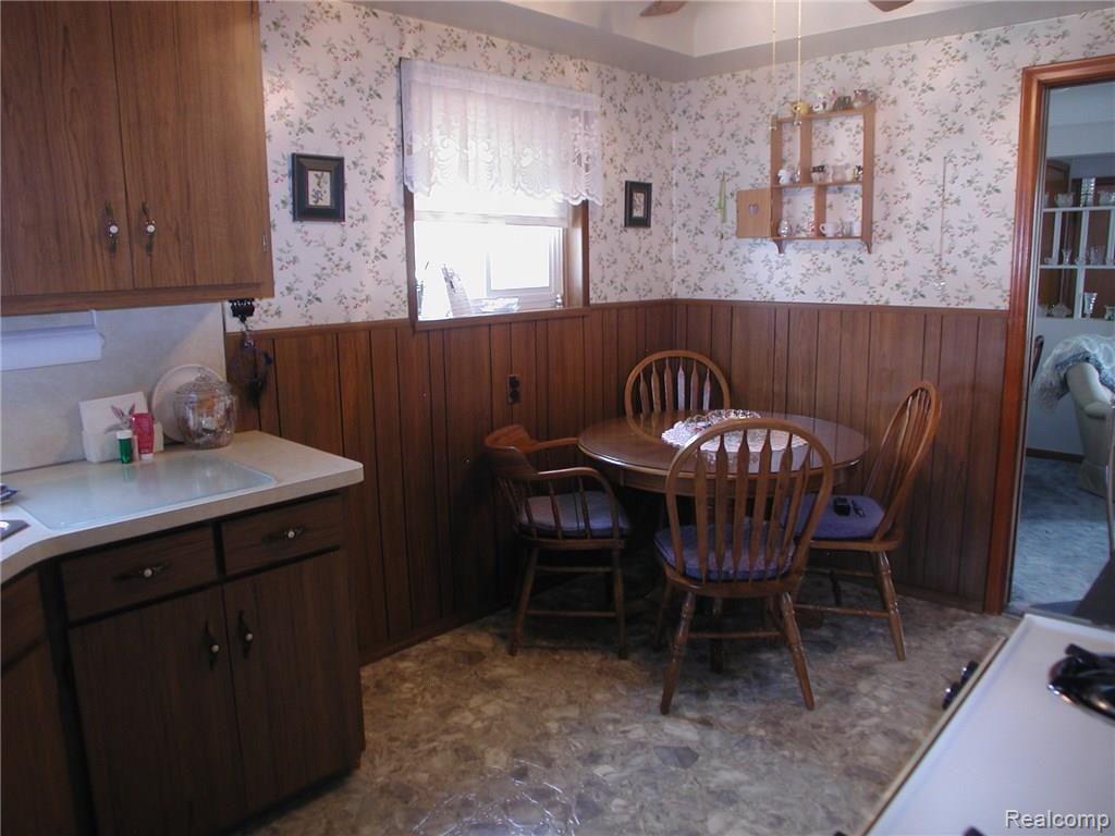10170 Allen Road Allen Park, MI 48101 - Photo 17 of 25 DSCN5490.JPG