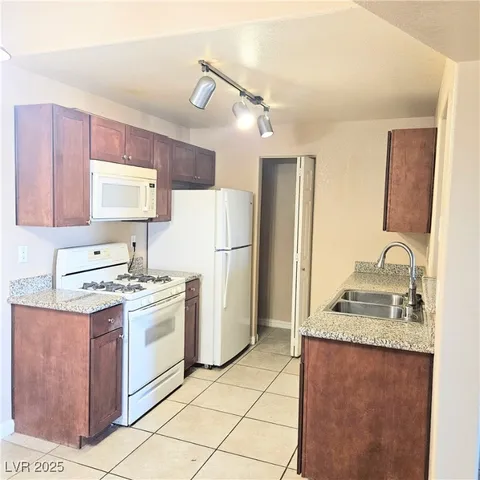 $1,335 | 2120 Ramrod Avenue, Unit 1226, Henderson, NV 89014