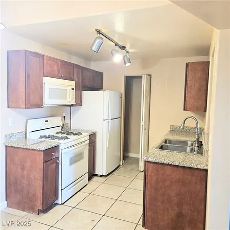 $1,335 | 2120 Ramrod Avenue, Unit 1226, Henderson, NV 89014