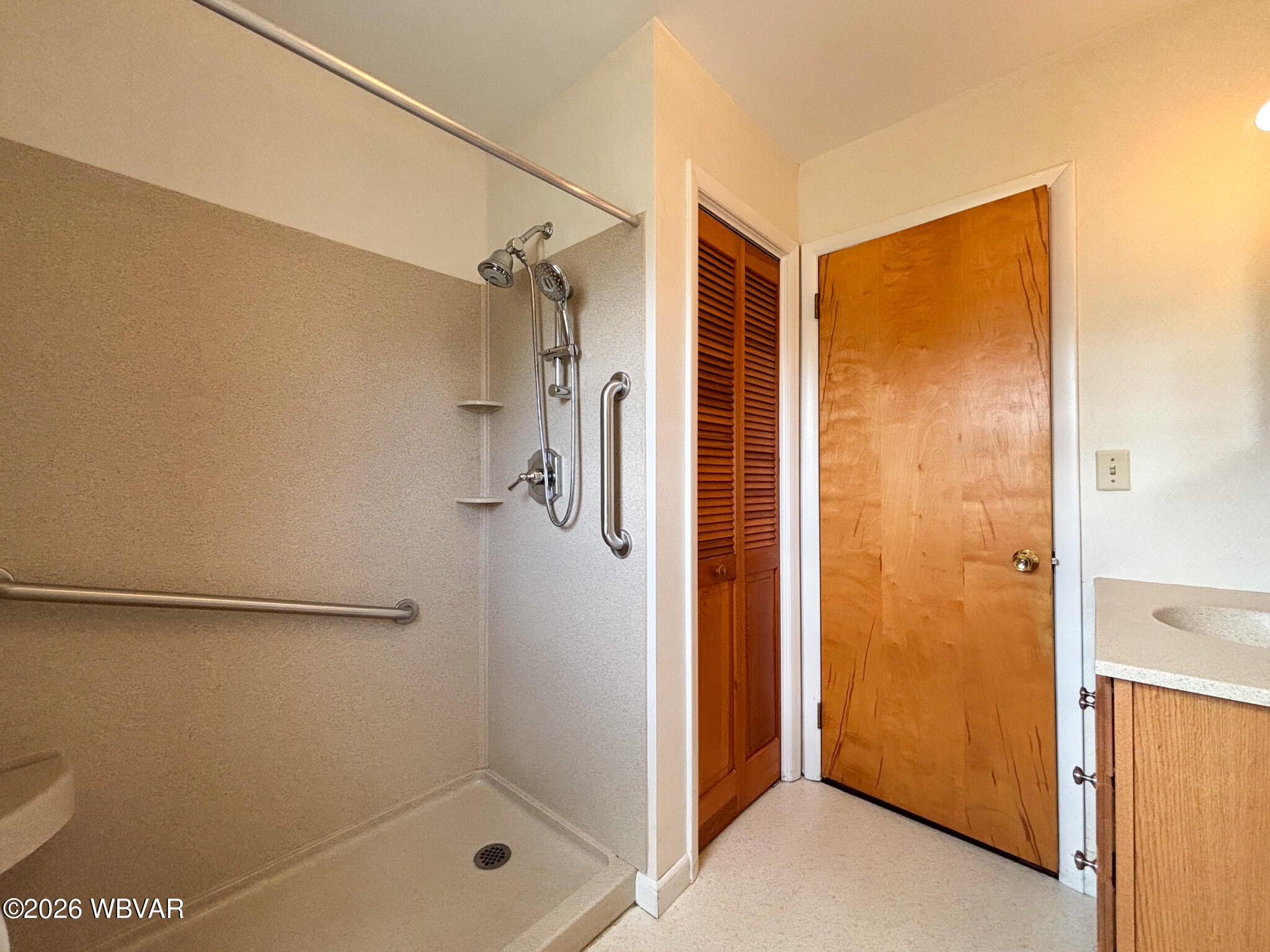8 Ridge Street Williamsport, PA 17701 - Photo 20 of 46 En Suite