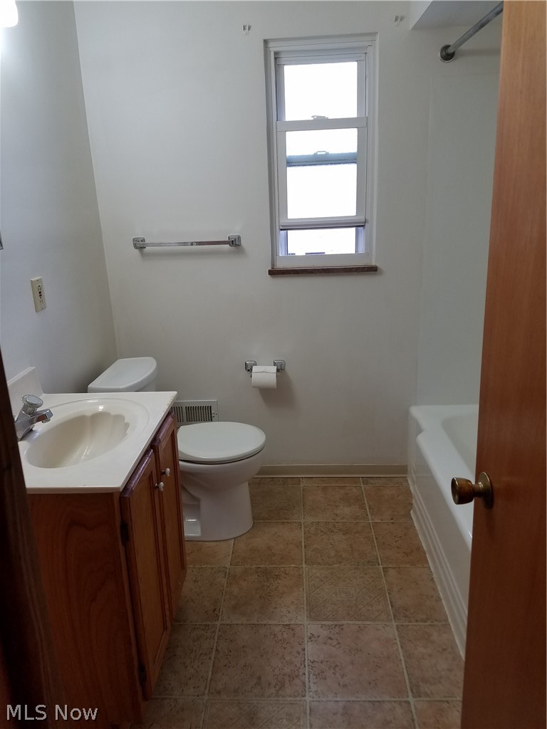5985 Ridge Road Parma, OH 44129 - Photo 11 of 14 Bathroom