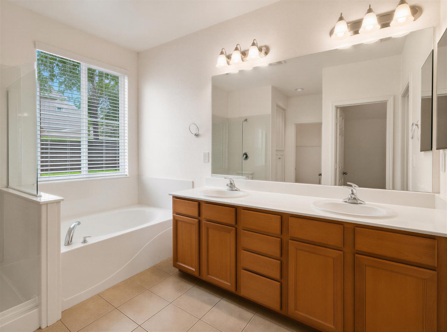 2212 Ragen Street Woodland, CA 95776 - Photo 8 of 12 Gallery Image 8