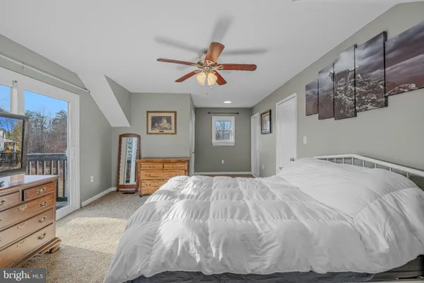 $799,900 | 654 Soper Lane, Paw Paw, WV 25434