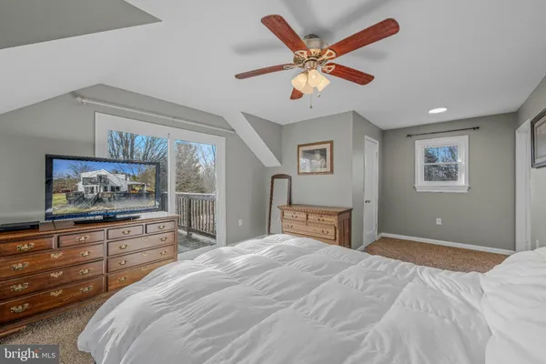 $799,900 | 654 Soper Lane, Paw Paw, WV 25434